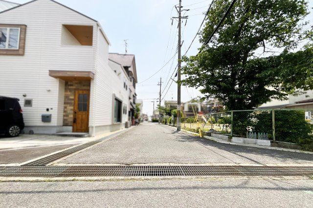 【前面道路含む現地写真】の画像