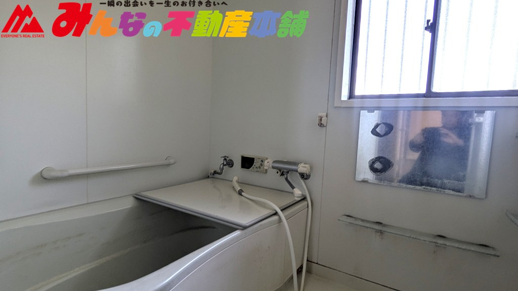 久留米市高良内町の中古一戸建の浴室