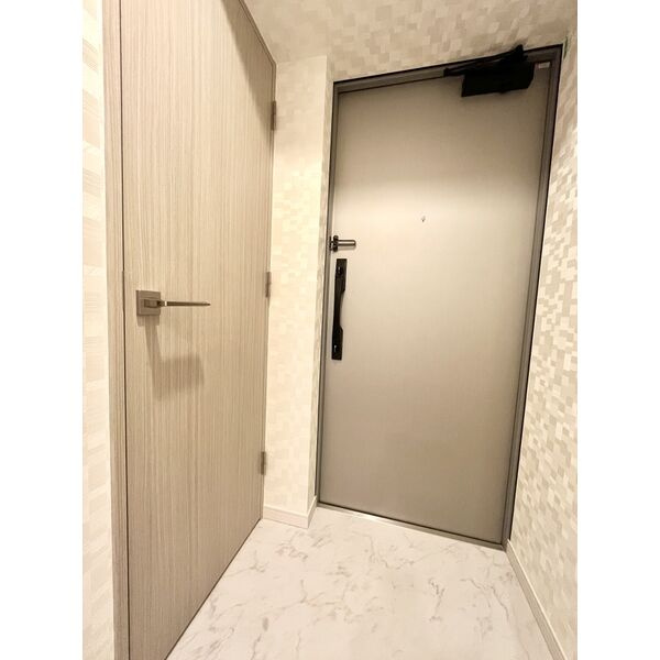 S-RESIDENCE金山Westの玄関