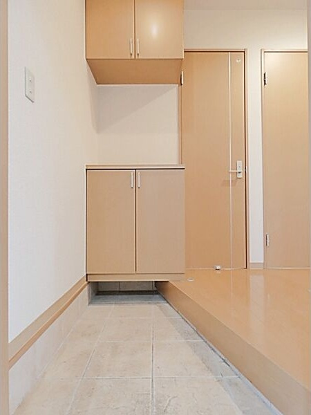 アリヴィオ東苑の玄関