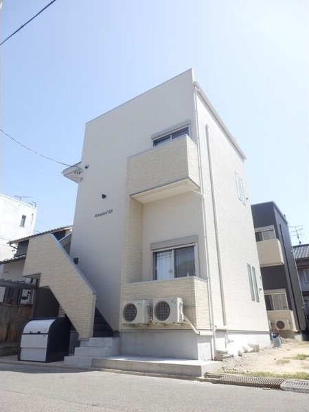 Ampio八田の外観