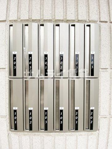 Evergarden千種IIのエントランス