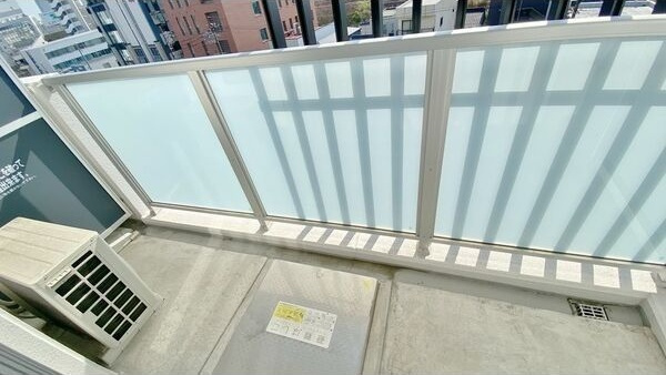 NNS121のバルコニー