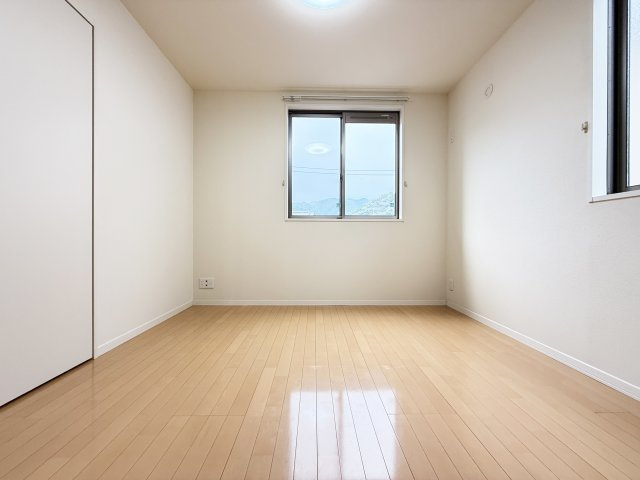 シャーメゾン万々Ⅱの洋室