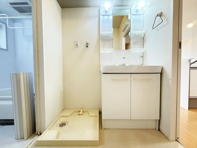 シャーメゾン万々Ⅱの独立洗面台