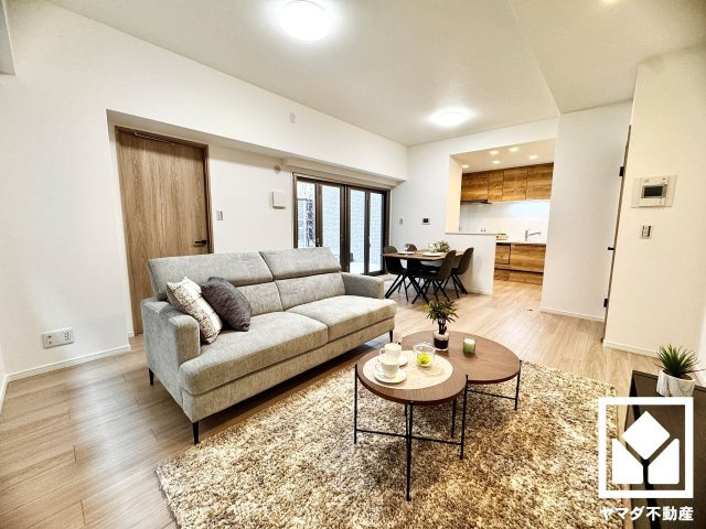 ネバーランド伏見丹波橋の居間・リビング