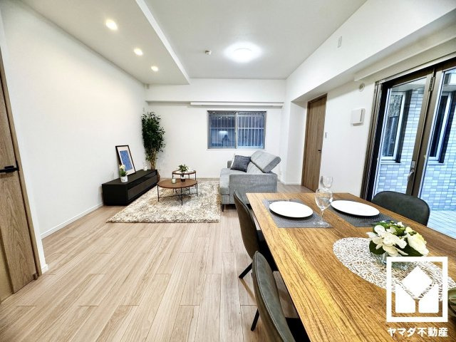 ネバーランド伏見丹波橋の居間・リビング