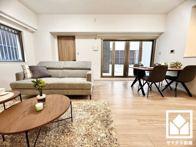 ネバーランド伏見丹波橋の居間・リビング