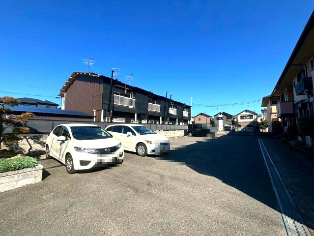 ソフィアヴィーブルの駐車場