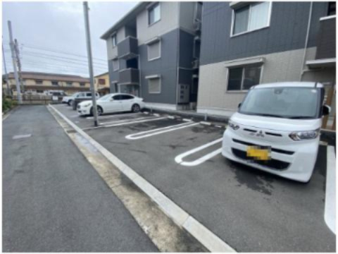 D-Place手柄　B棟の駐車場