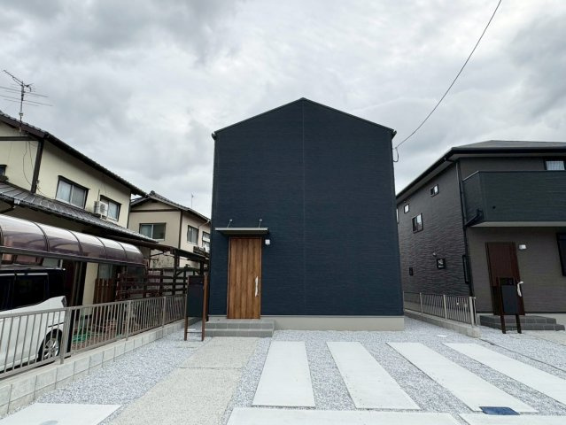 SUN COURTーサンコート－小倉南区中貫2丁目【小倉南区　新築戸建て】の外観|飽きのこないスタイリッシュな外観が魅力♪　【小倉南区　新築戸建て】