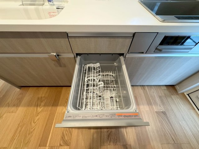 SUN COURTーサンコート－小倉南区中貫2丁目【小倉南区　新築戸建て】のキッチン|食器洗乾燥機付で忙しいママをサポート　【小倉南区　新築戸建て】
