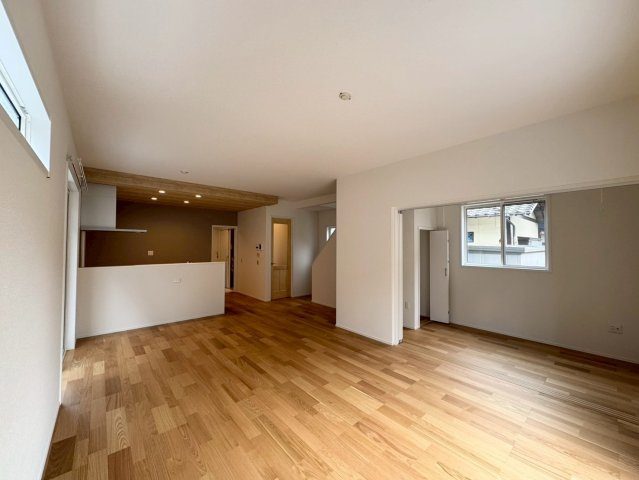 【居間・リビング】の画像