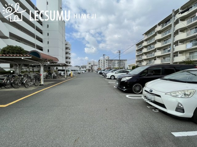 第五恵美酒マンションの駐車場