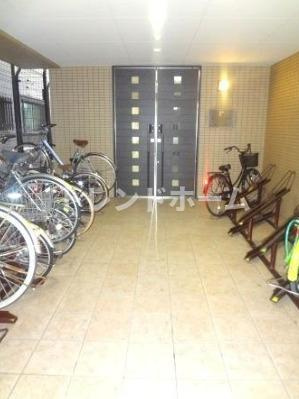 ラムール波除のエントランス|選べる家電プランあり！！