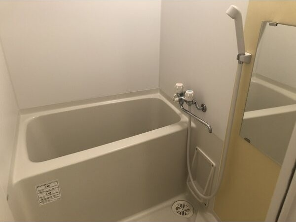 クレイビア熱田の浴室