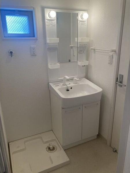 クレイビア熱田の洗面所