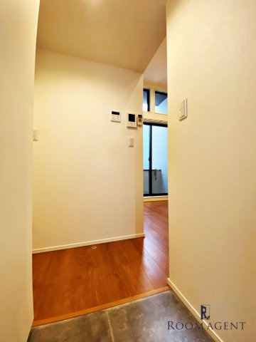 コスモハイツ高畑の玄関