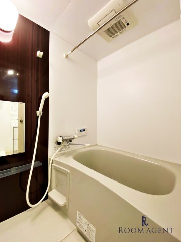 スヴニール伝馬の浴室