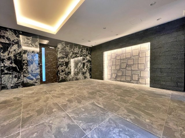 ブランシエスタ金山北のエントランス