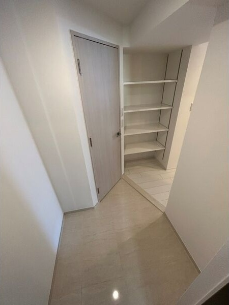 ブランシエスタ金山北の玄関