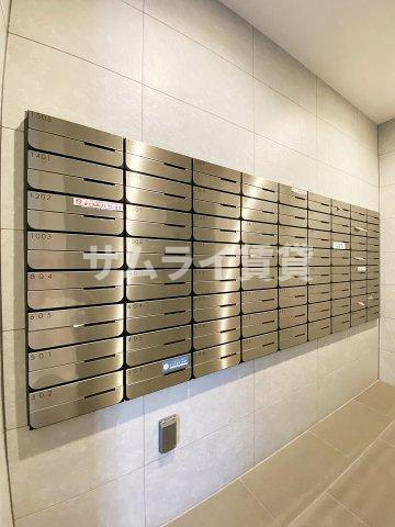 プレサンス鶴舞パークグラッドのエントランス