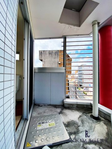 フローラル尾頭橋のバルコニー