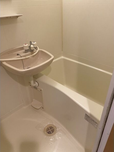 リバティー川名の浴室