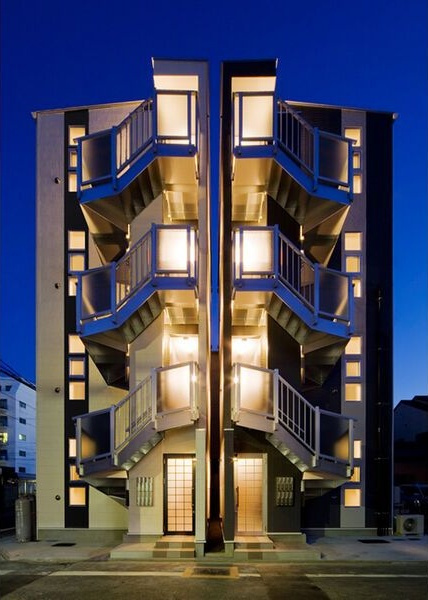 リンデンバウムJ6 B棟のエントランス