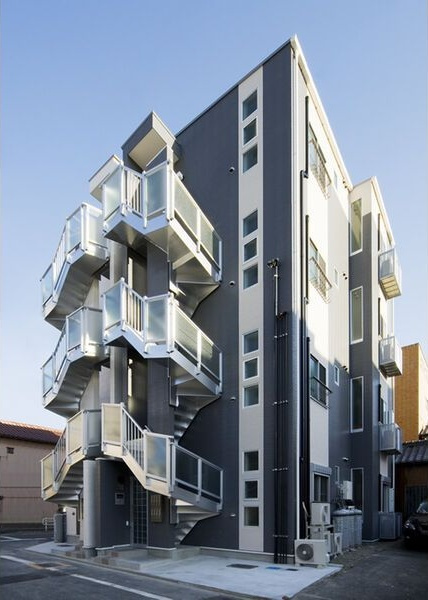 リンデンバウムJ6 B棟の外観