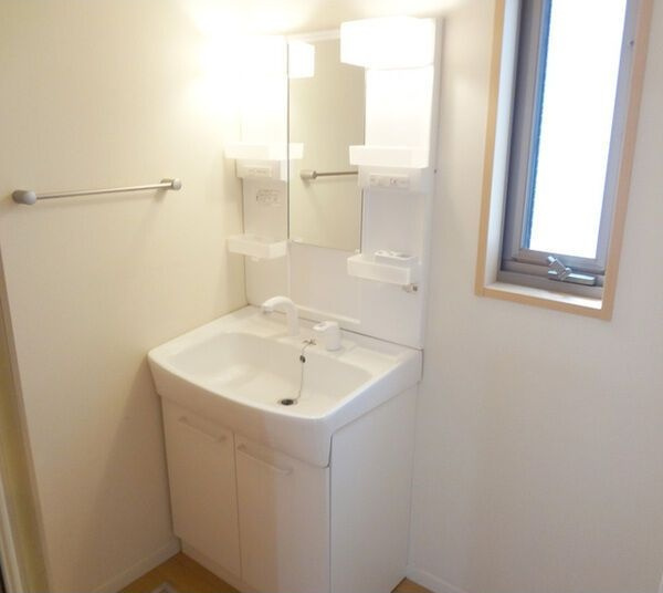 レジデンス桜山の洗面所