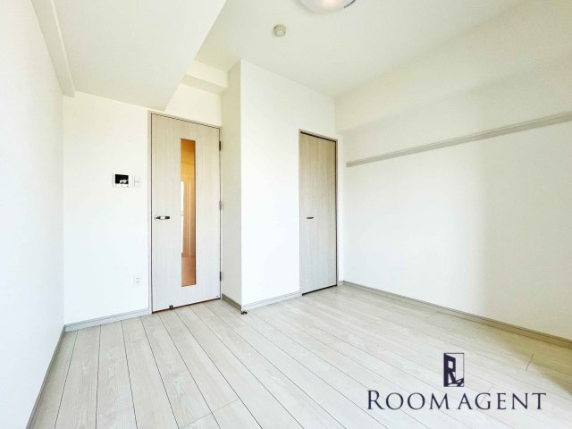 CAVANA新栄(旧ディアレイシャス新栄)の居間・リビング