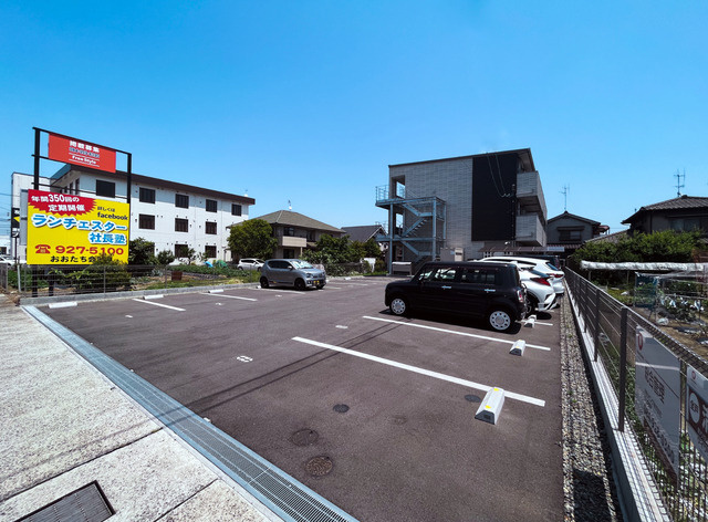 アプリシティの駐車場