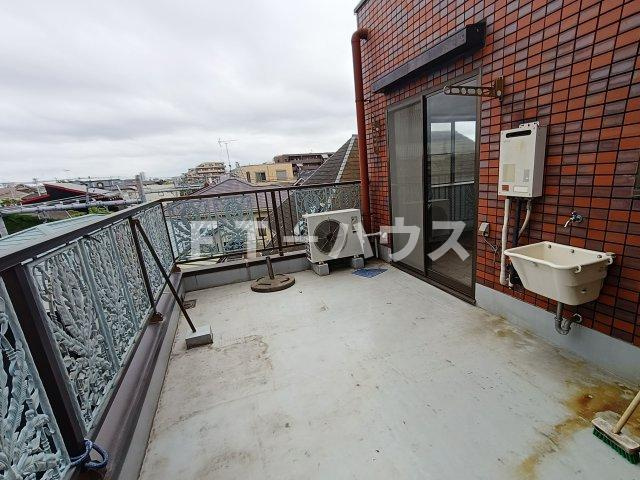エクセルフラットのバルコニー