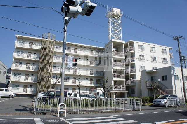 近鉄柏原ガーデンハイツの外観