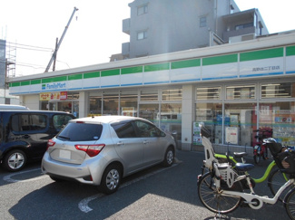 ファミリーマート高野台二丁目店まで140ｍ
