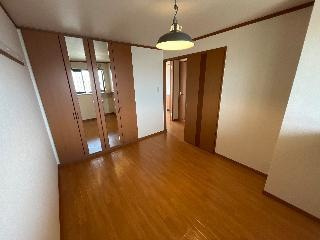 グリーン　ラティールの寝室|風通しも良い寝室です☆