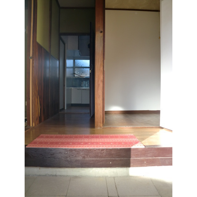 粟野イーストの玄関