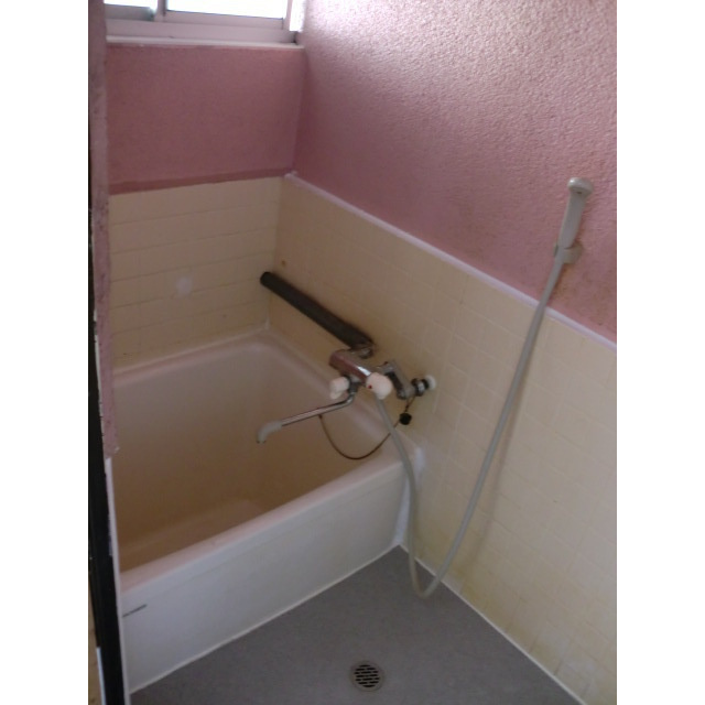 粟野イーストの浴室