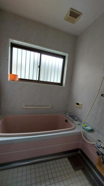 和歌山市下三毛　中古戸建の浴室