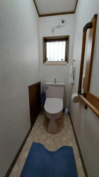 和歌山市下三毛　中古戸建のトイレ