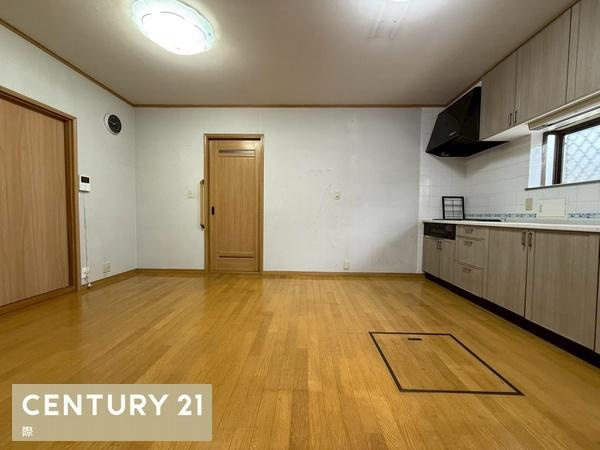 和歌山市有本　中古戸建の居間・リビング