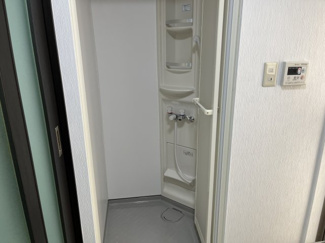 【シャワールーム】
