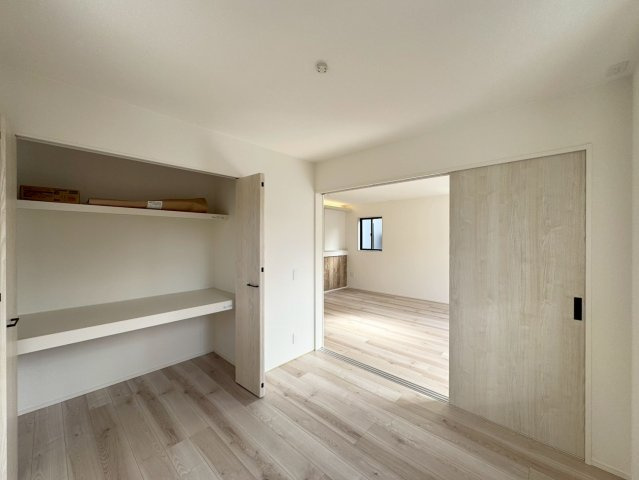  For.M Iーフォルムー小倉南区上貫2丁目4期　【小倉南区　新築戸建て】の洋室|多彩な用途で使える、多機能な１階洋室。　【小倉南区　新築戸建て】