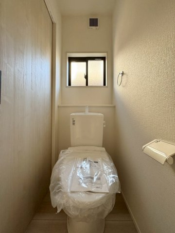  For.M Iーフォルムー小倉南区上貫2丁目4期　【小倉南区　新築戸建て】のトイレ|高機能トイレでトイレ空間の気になるニオイを排除してくれる機能付き　　【小倉南区　新築戸建て】