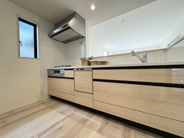  For.M Iーフォルムー小倉南区上貫2丁目4期　【小倉南区　新築戸建て】のキッチン|便利な食洗器付きの収納豊富でデザイン性の優れたシステムキッチン【小倉南区　新築戸建て】