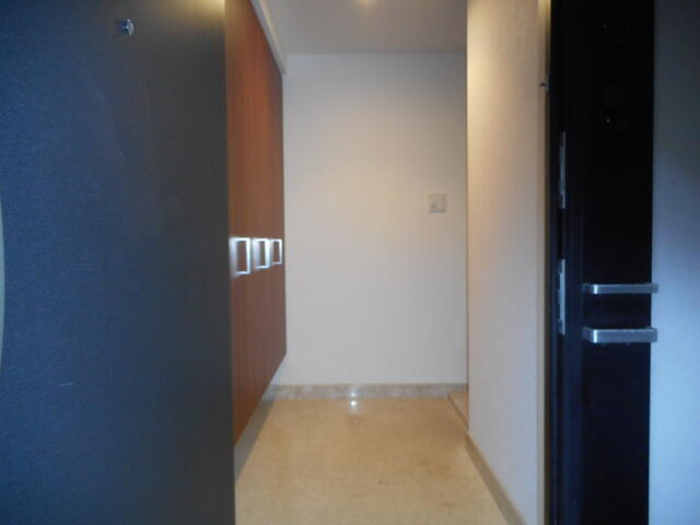 イーグルコート御池アネックスの玄関