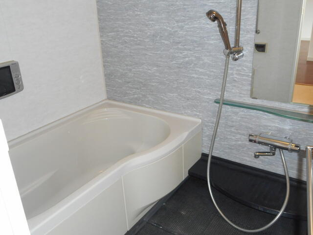 イーグルコート御池アネックスの浴室