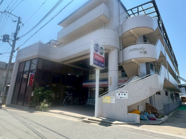 アビタシオン中津の外観