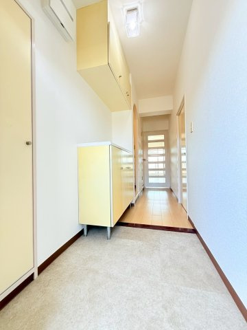 アビタシオン中津の玄関